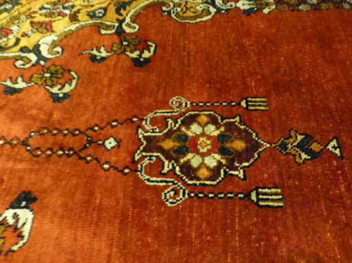 Il tappeto Heriz: che cosa è e perché scegliere questo manufatto per la propria casa?